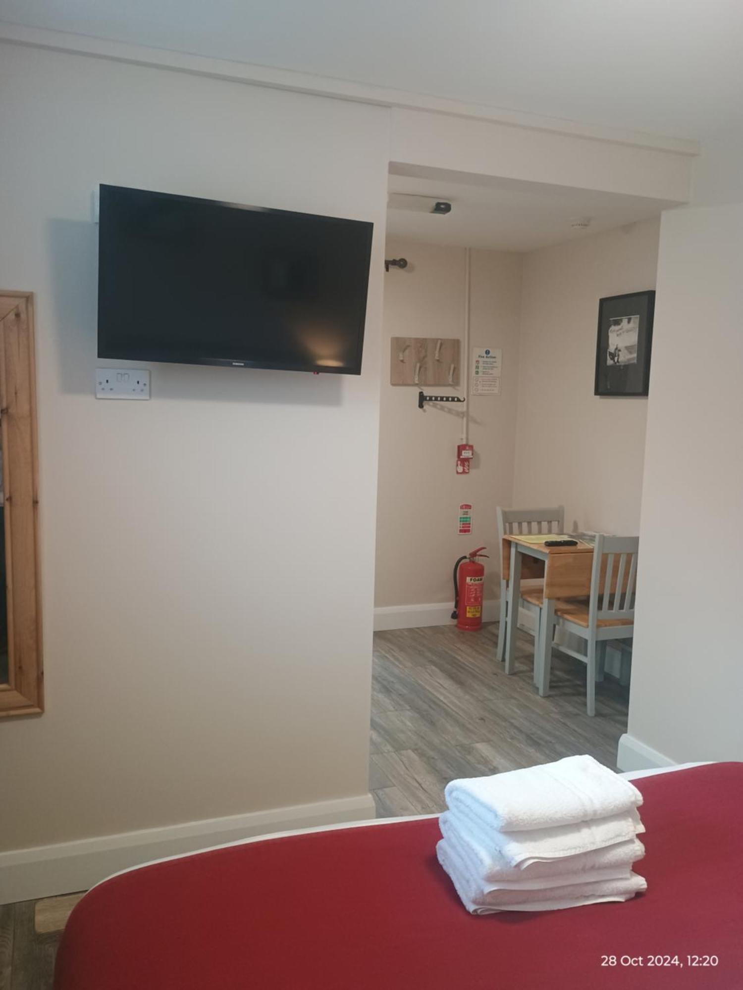 Matty'S Pub - Apartment'S Carlow Esterno foto