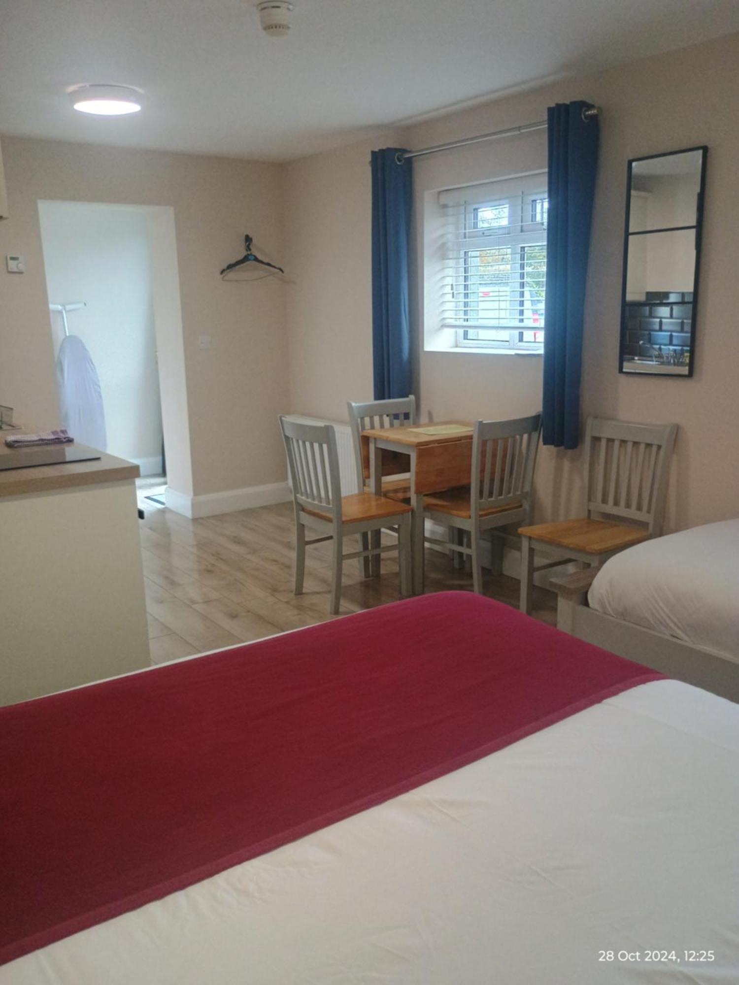 Matty'S Pub - Apartment'S Carlow Esterno foto